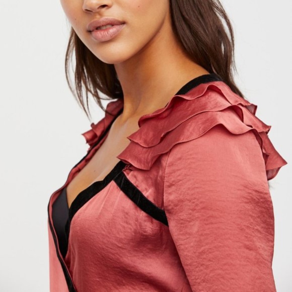Aileen Ruffle Robe For Love and Lemons - Picture 10 of 13